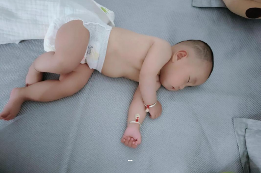 泰安宝宝突然很多眼屎
